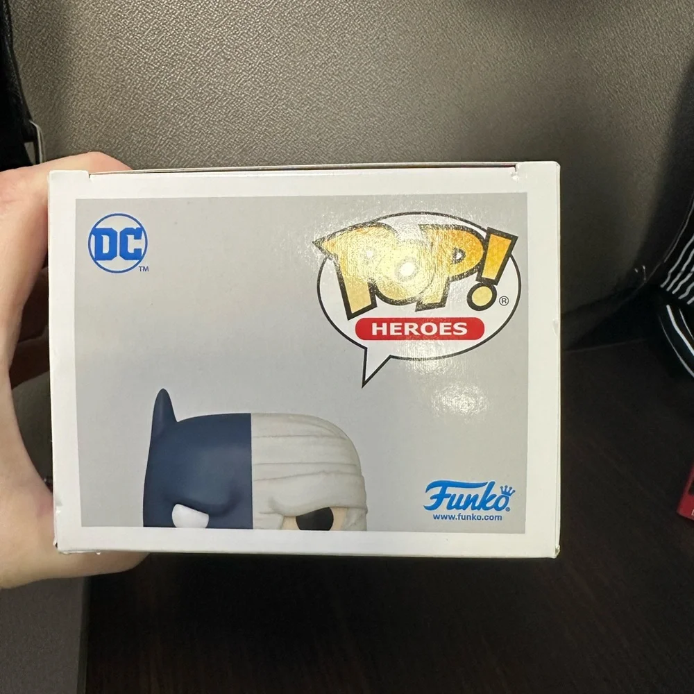 Funko Pop! DC Heroes: Batman Hush Special Edition